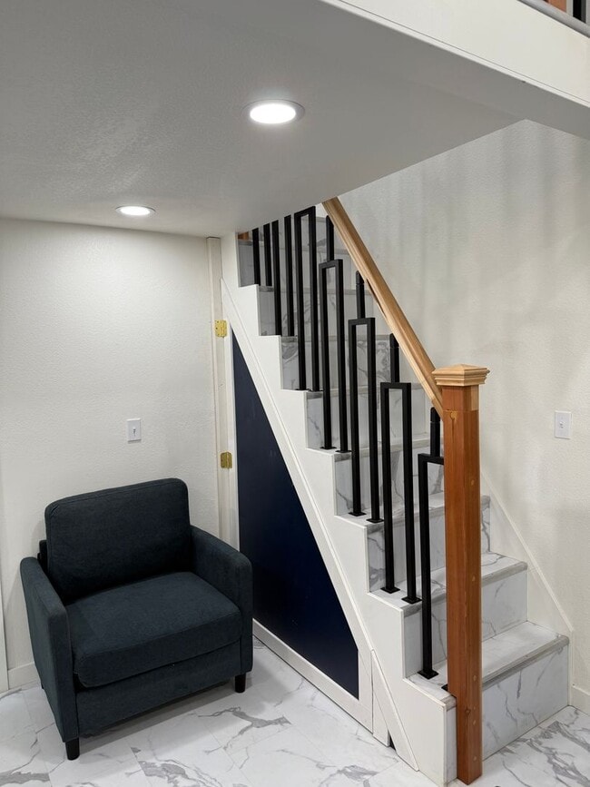 Building Photo - 9504 Heathman Way