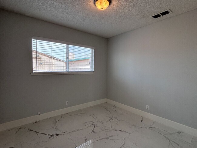 Building Photo - Spacious 4BR Single-Story with Pool, RV Parking & Large Lot Near Shopping & Dining