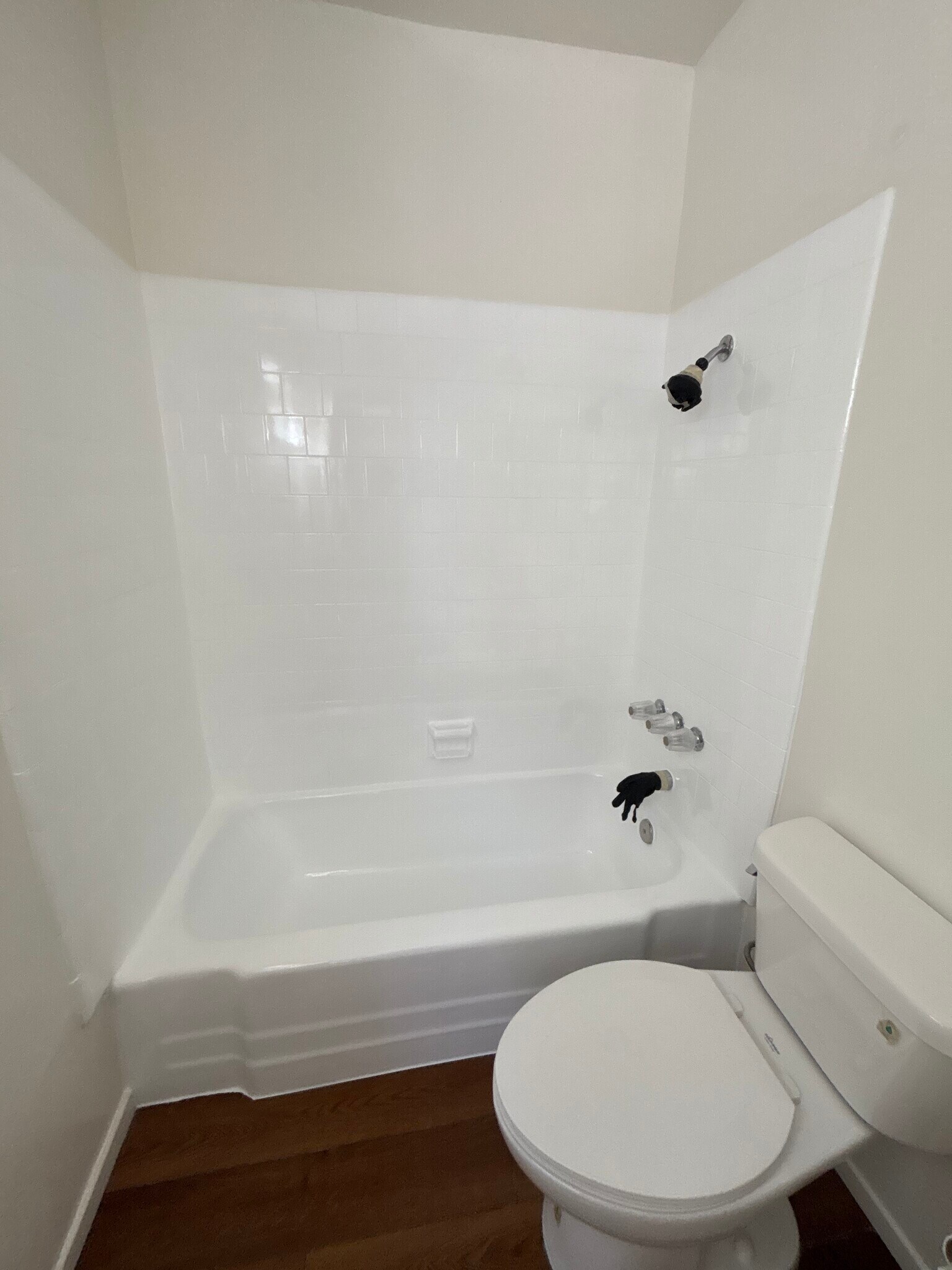 Newly glazed - 5019 Klump Ave