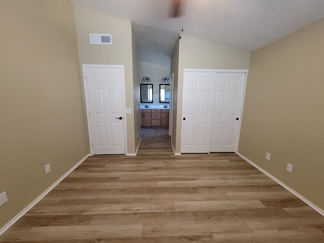 Building Photo - 4318 E Milton Dr