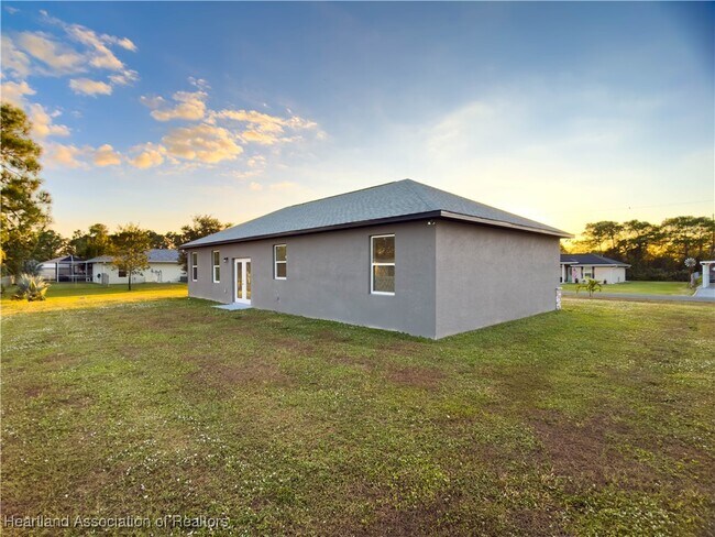 Building Photo - 1456 Kyra Ave