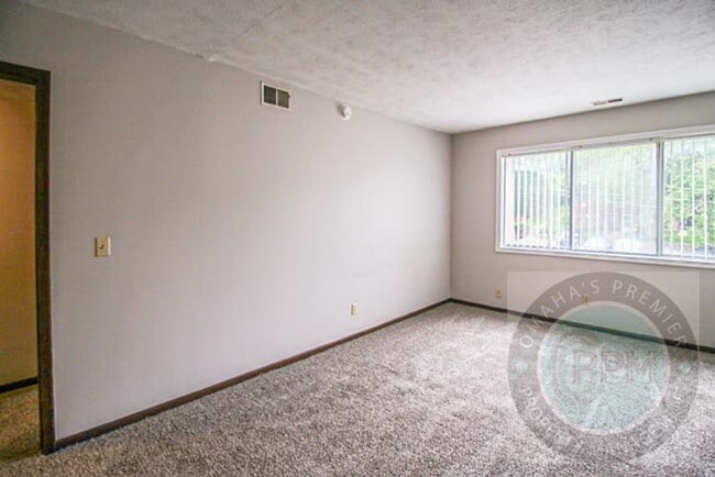 Interior Photo - ALANSCO 1016 N 47 Ave