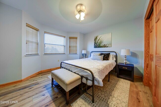 Building Photo - 1007 Cypress Ave