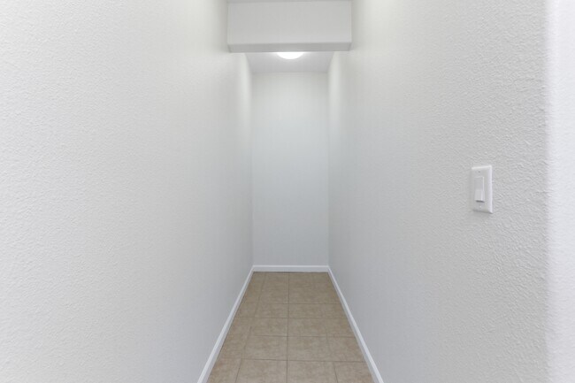 Building Photo - 2189 Beech Cir
