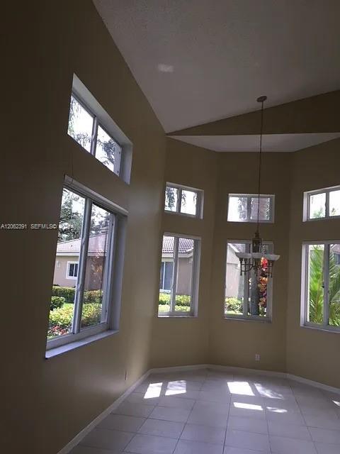 Building Photo - 1092 SW 158th Ave