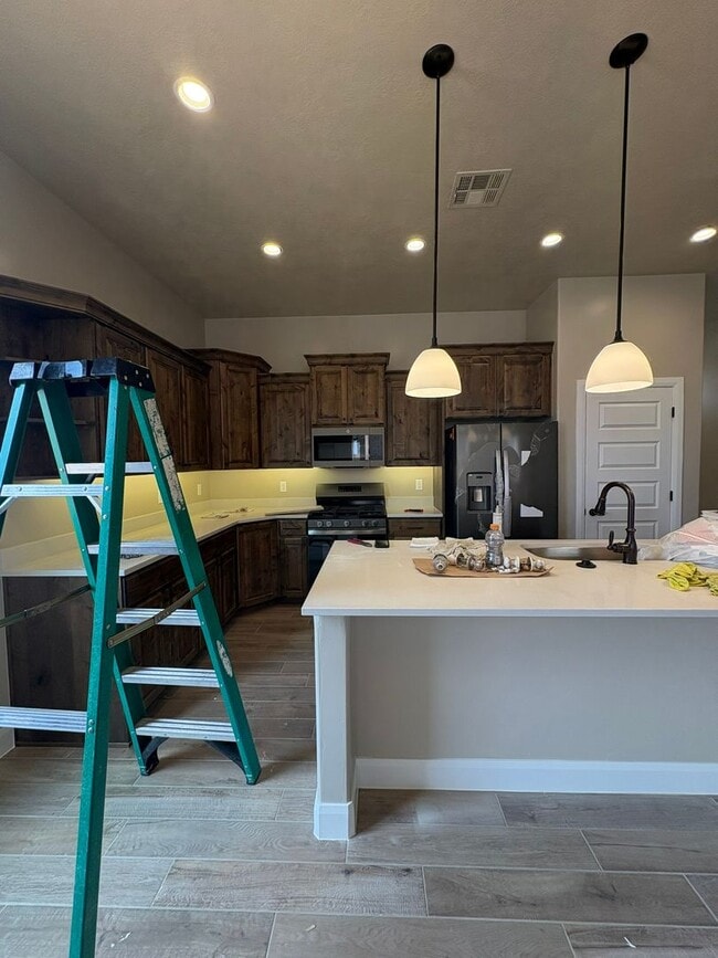 Building Photo - Brand New Townhome In Hurricane