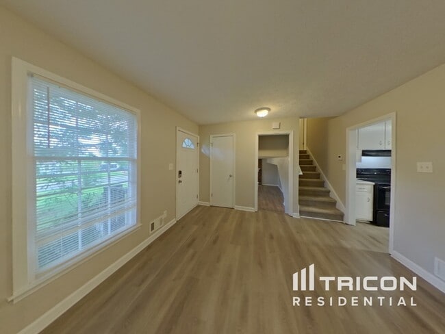 Building Photo - 2561 Falcon Ridge Dr SW