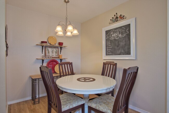 Building Photo - 2 Bed | 2 Bath 1,100 Sq. Ft. Two Car Garag...