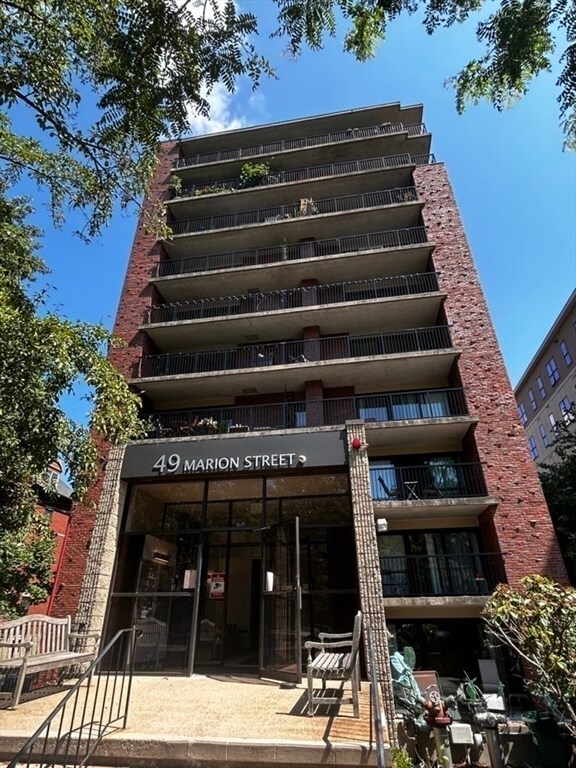 Building Photo - 49 Marion St