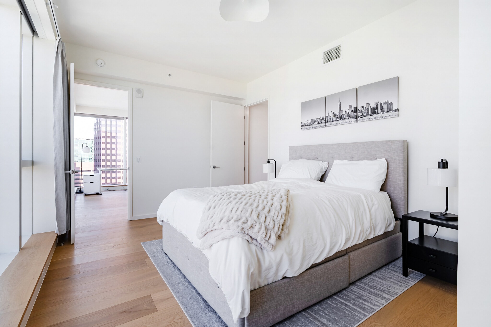 Building Photo - 889 Francisco St