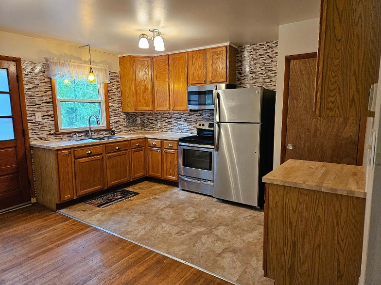 Building Photo - 167 Waldo Rd