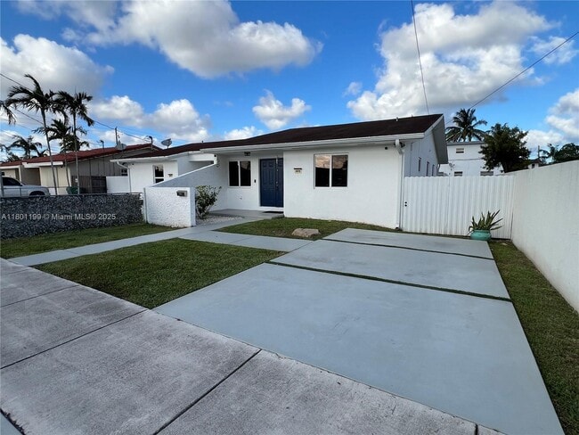 Building Photo - 3815 SW 89th Ave