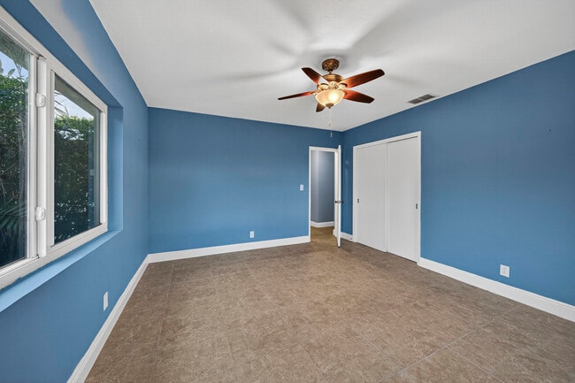 Building Photo - 2750 SE 3rd St