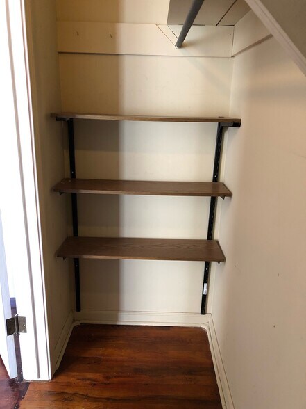 upper west bed - 1816 W Arrowhead Plz