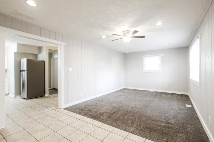 Building Photo - 8849 Kathleen St