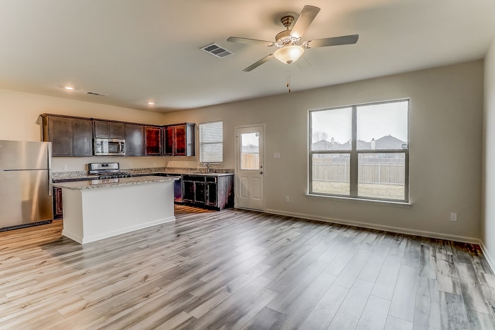 Building Photo - 240 Micah Ln