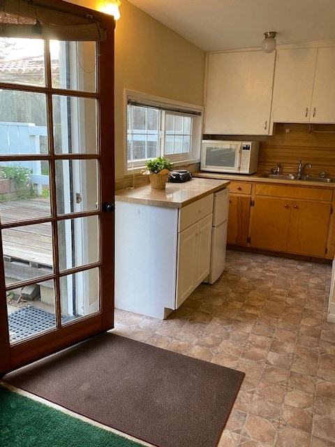 Building Photo - 595 Kings Ave