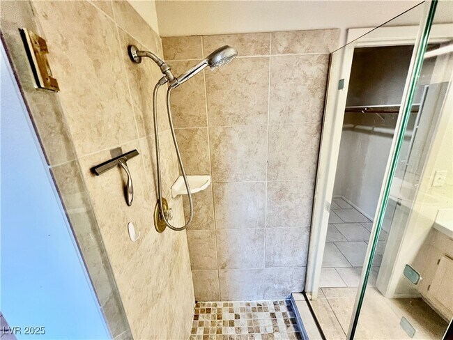 Building Photo - 8420 Airmont Ct