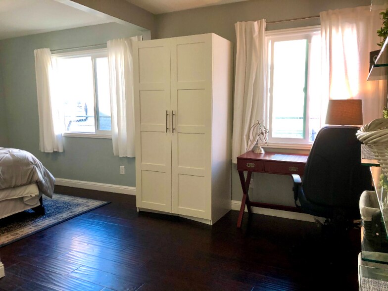 Building Photo - 949 62nd St