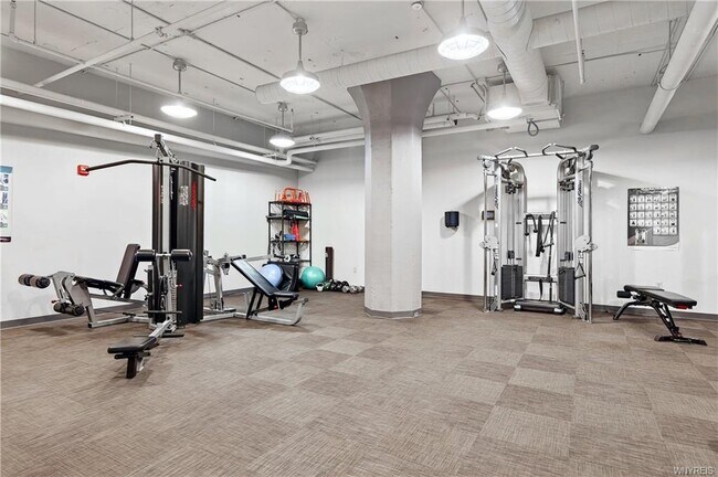 Building Photo - 2917 Main St