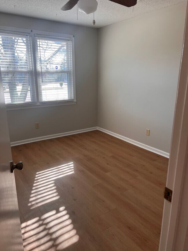 Building Photo - Adorable Ranch in Evans close to all schools