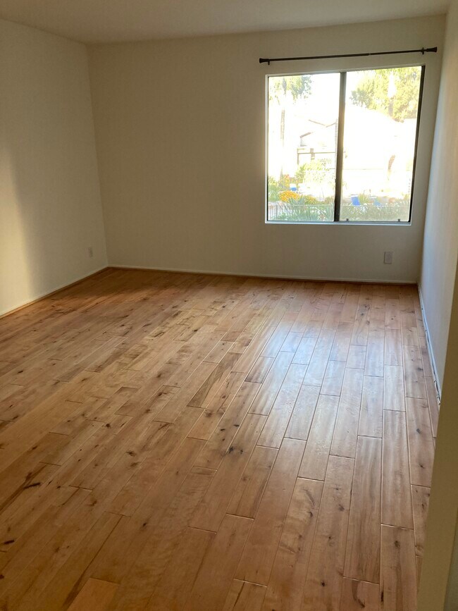 Building Photo - 21500 Califa St