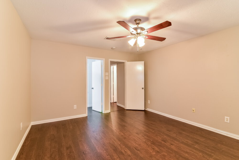 Building Photo - 9010 Walworth Dr