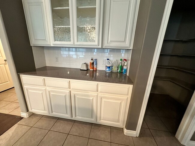 Building Photo - 4 bed 2 bath in Edmond