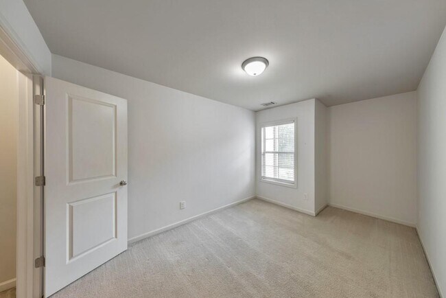 Building Photo - 342 Braemore Mill Dr