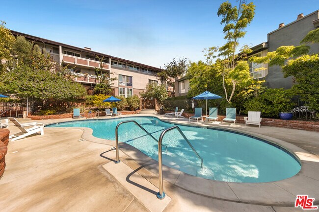 Building Photo - 6425 Green Valley Cir