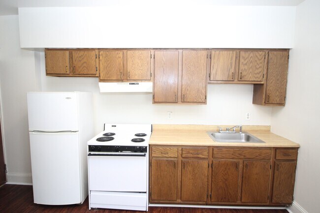 Building Photo - 2445 N Calvert St