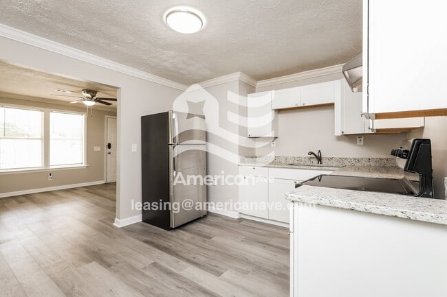 Building Photo - 7728 Aurora Dr