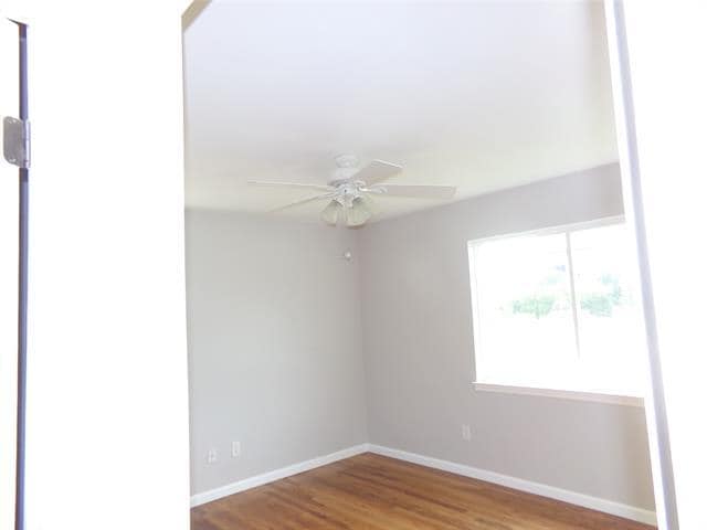 Building Photo - 1241 Sleepy Hollow Dr