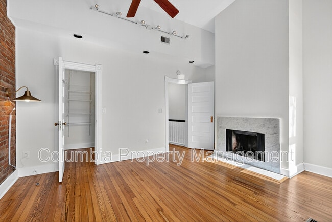 Building Photo - 1427 Monroe St NW