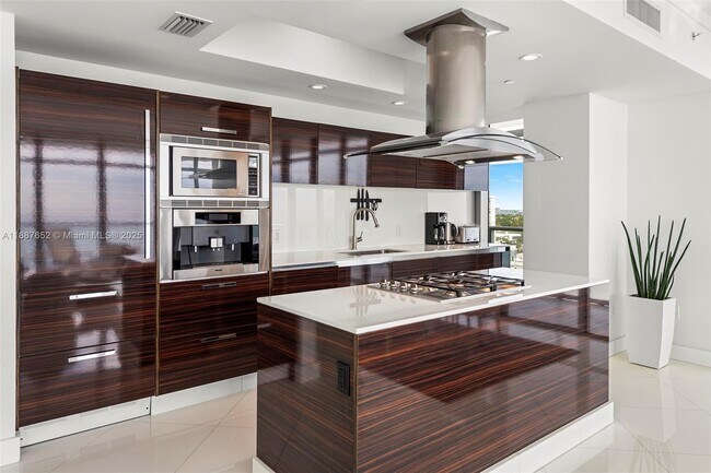 Building Photo - 3737 Collins Ave