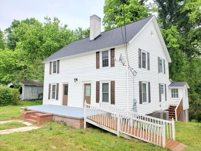 Primary Photo - 533 Broadway St