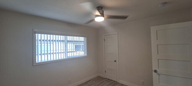 Building Photo - Newly Remodeled 1 Bedroom / Call or text O...