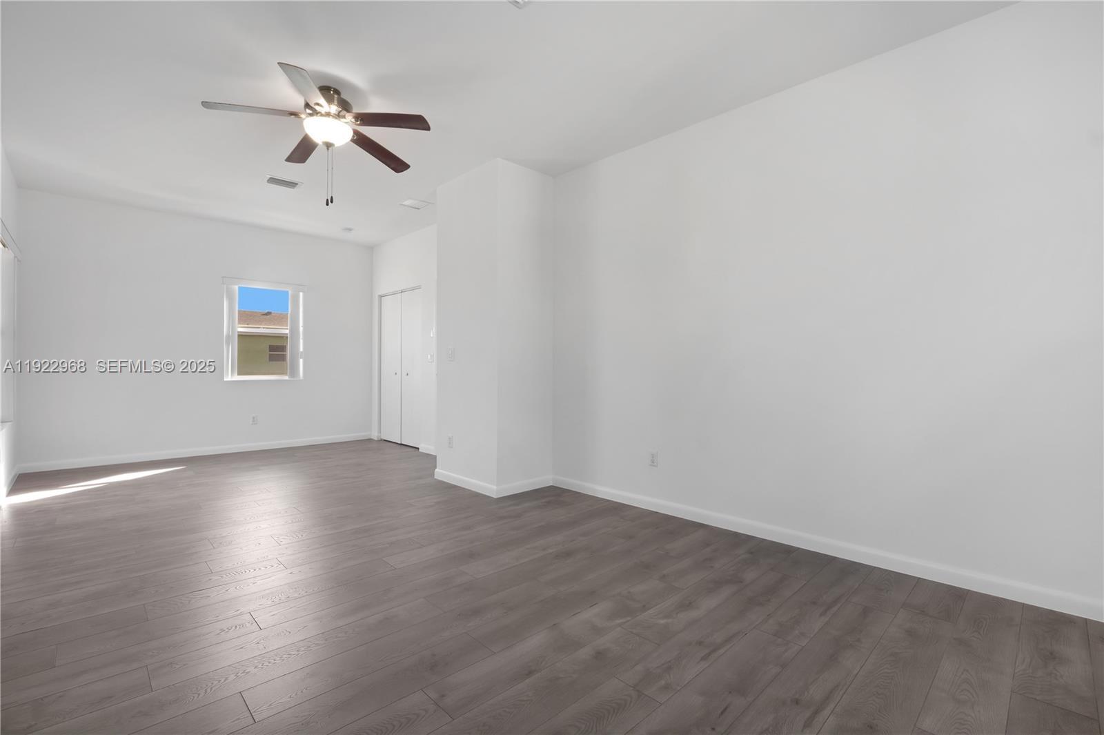 Building Photo - 5610 SW 43rd St