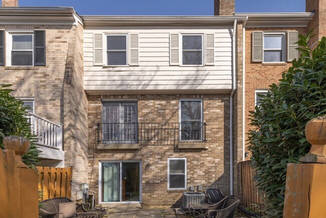 Building Photo - 10238 Arizona Cir