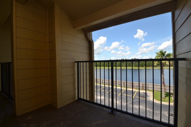 Building Photo - 1/1 Condo in Villas Del Sol ~ Gated Comm w/ Resort-Style Amenities!