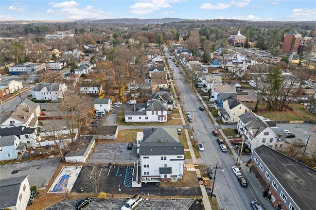 Building Photo - 9 Lagrange Ave