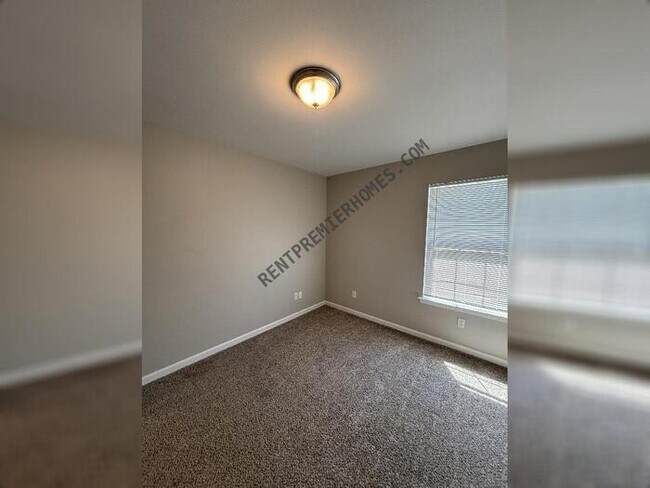 Building Photo - 15 Wedgewood Dr