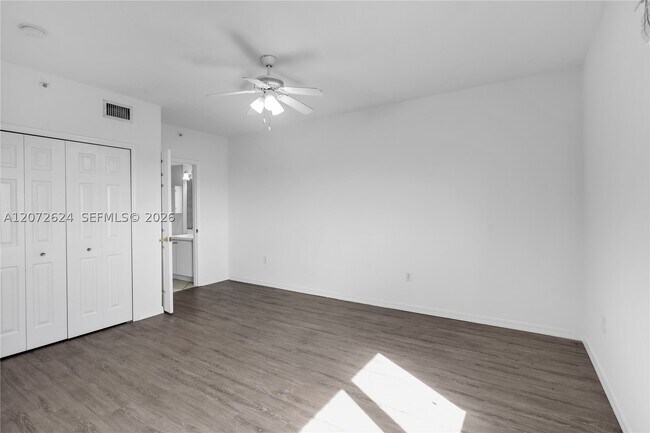 Building Photo - 3500 Coral Wy