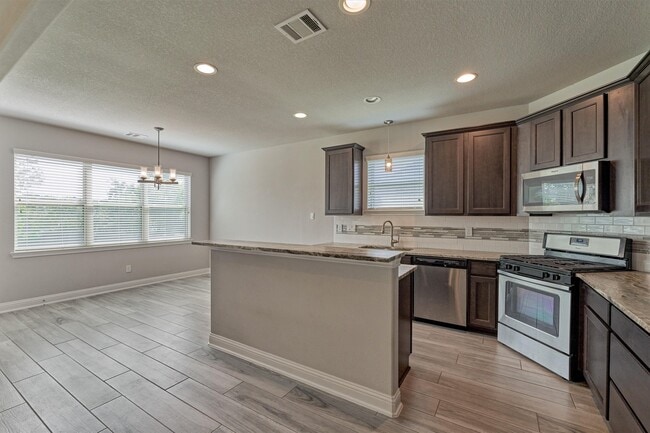 Building Photo - 180 Racetrack Ln
