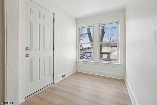 Building Photo - 66 N Washington Ave