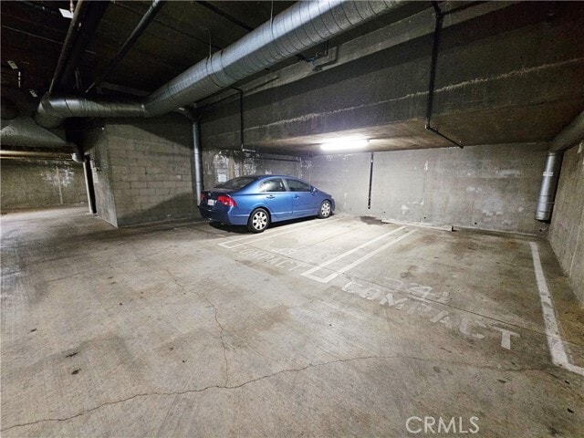 Building Photo - 156 S Oak Knoll Ave