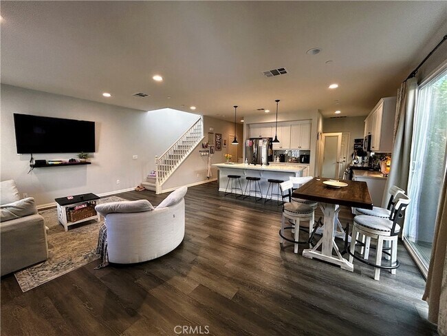 Building Photo - 631 S Brampton Ave