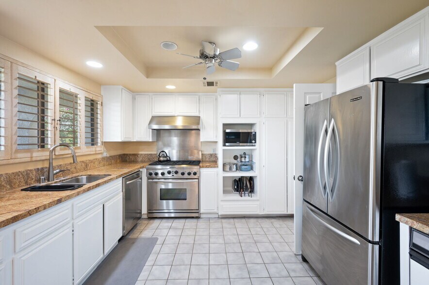 Building Photo - 78990 Bayside Ct