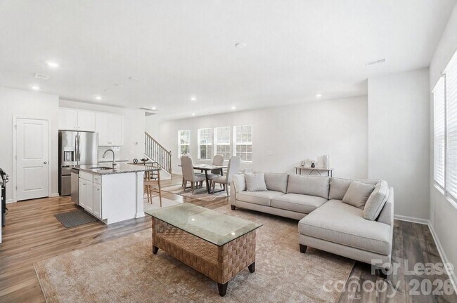 Building Photo - 15764 Country House St
