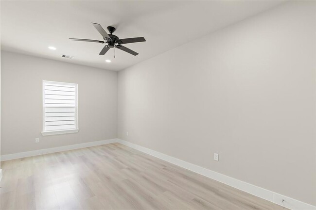 Building Photo - 3109 Shelby Cir